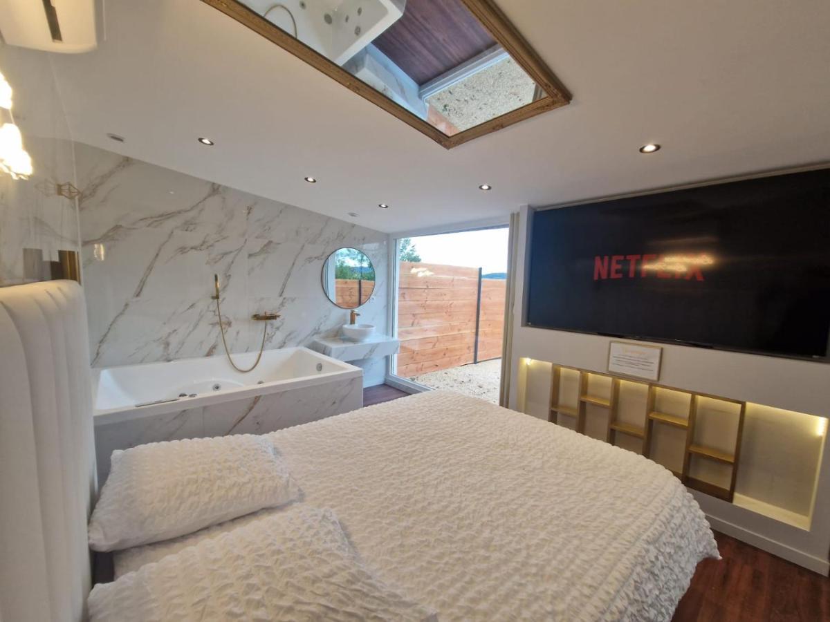 L'Experience Love Room Saint-Jean-Bonnefonds Ngoại thất bức ảnh