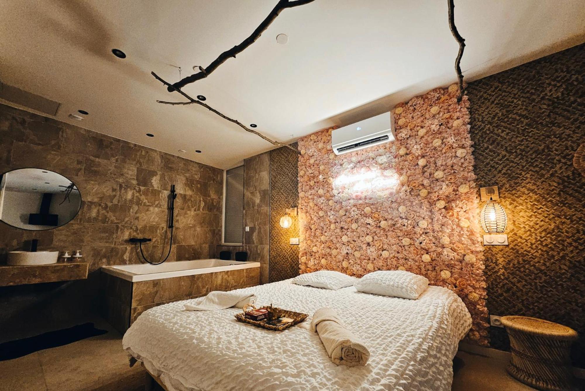 L'Experience Love Room Saint-Jean-Bonnefonds Ngoại thất bức ảnh