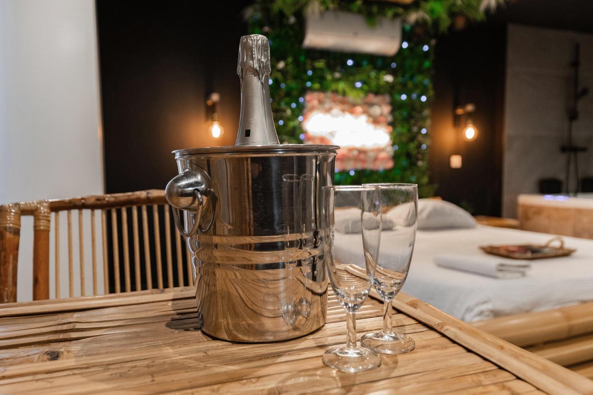 L'Experience Love Room Saint-Jean-Bonnefonds Ngoại thất bức ảnh