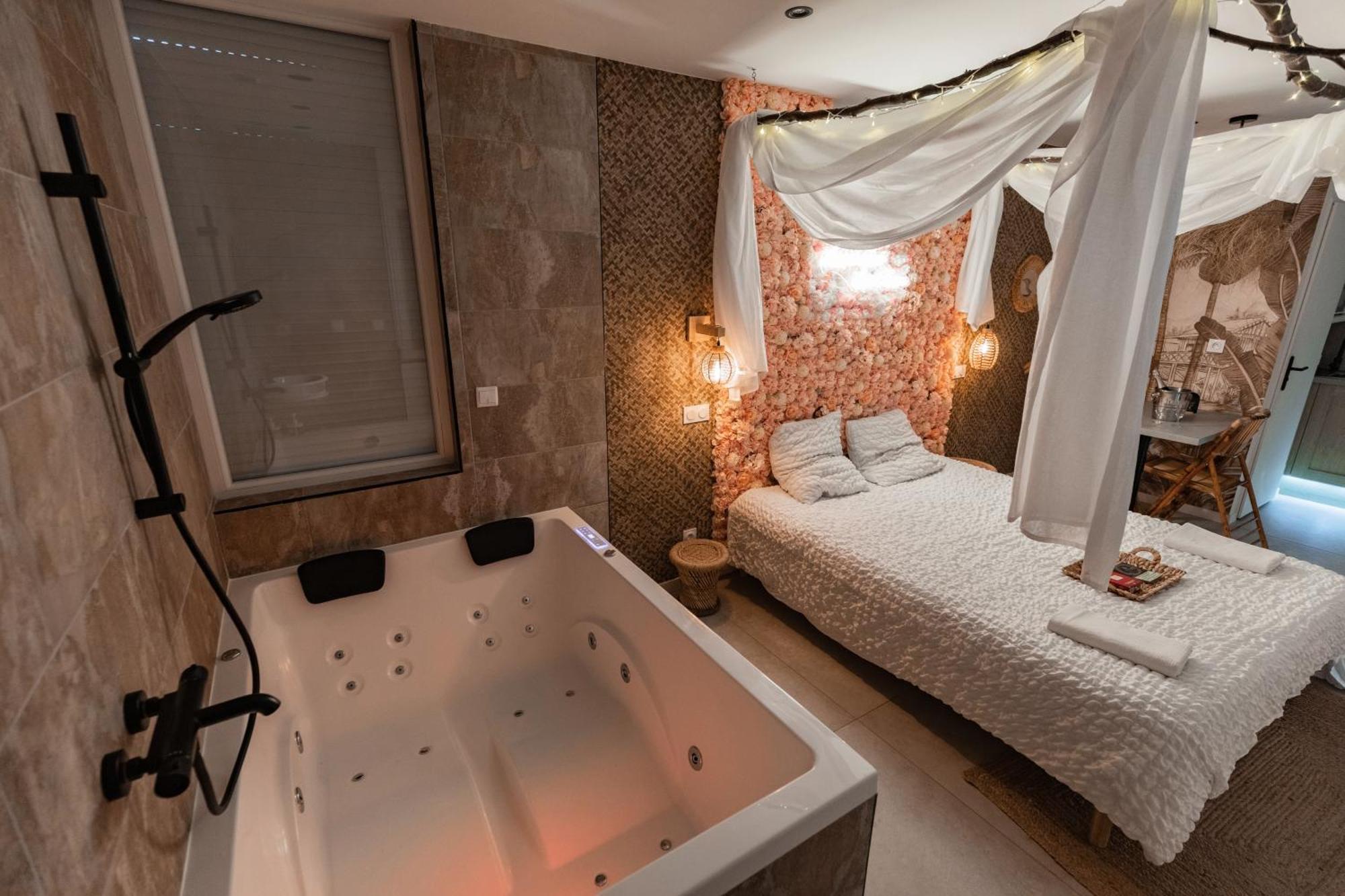 L'Experience Love Room Saint-Jean-Bonnefonds Ngoại thất bức ảnh