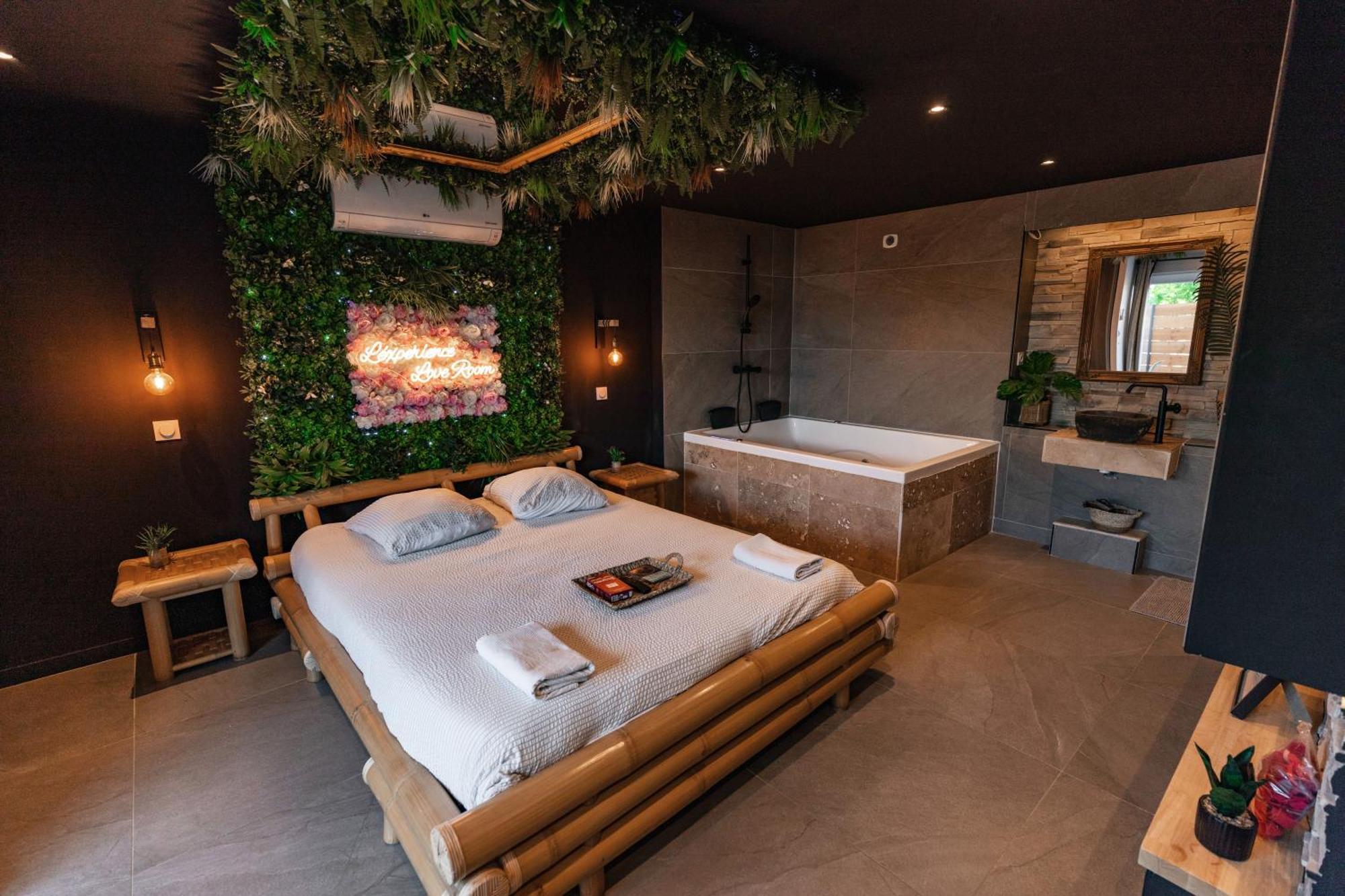 L'Experience Love Room Saint-Jean-Bonnefonds Ngoại thất bức ảnh