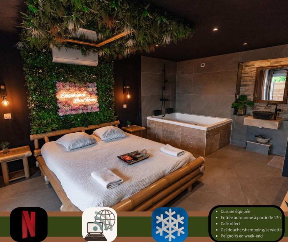 L'Experience Love Room Saint-Jean-Bonnefonds Phòng bức ảnh